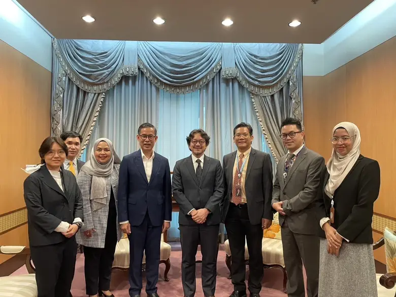 ธนาคารอิสลามแห่งประเทศไทย (ไอแบงก์) นำโดย...