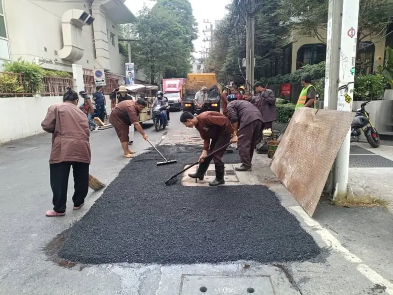 นางสาวสุชิรา ศิลานนท์ ผู้อำนวยการเขตวัฒนา...