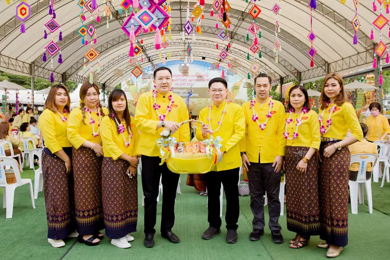 นายยศสรัล แต้มคงคา (ที่4ซ้าย) ผู้อำนวยการ...