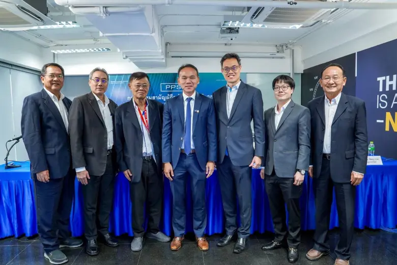 นายประสงค์ ธาราไชย (ที่ 3 จากซ้าย) ประธาน...