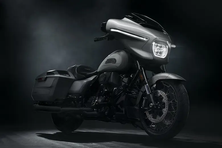 HARLEY-DAVIDSON(R) เตรียมเผยโฉมรถมอเตอร์ไซค์รุ่น CVO(TM) ใหม่ล่าสุด