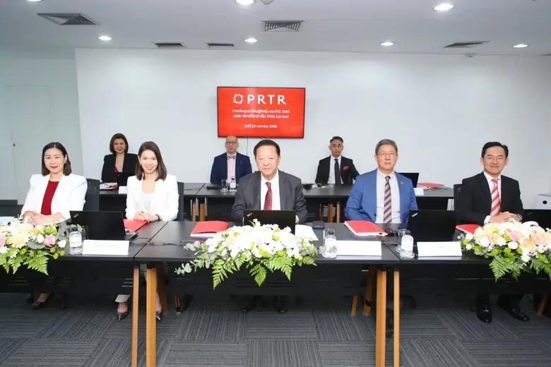 นายสุคนธ์ กาญจนหัตถกิจ (กลาง) ประธานกรรมก...