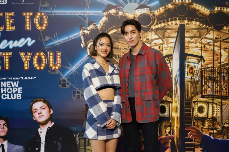 "New Hope Club" สามหนุ่มจากเกาะอังกฤษ แท๊กทีมพระนาง "ต่อ-ธนภพ" และ "แคร์-ปาณิสรา" แถลงข่าวเปิดตัวในงานพรีเมียร์ "Nice To Never Meet You"
