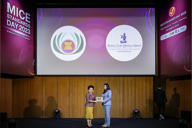 รอยัล คลิฟ โฮเต็ล กรุ๊ป พัทยา ได้รับตราสั...