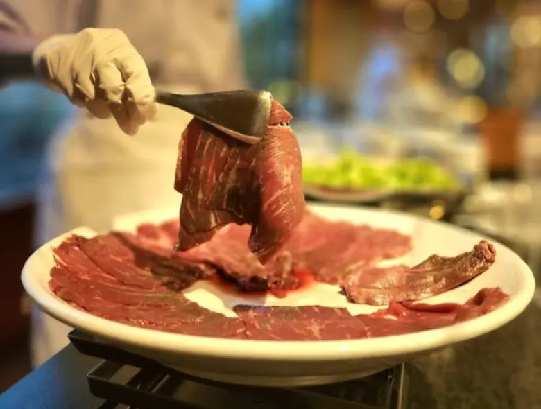 มา 4 จ่าย 3 กับบุฟเฟต์นานาชาติมื้อเย็น