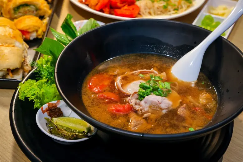 มาดาม พาเท่ห์ 2515 (Madam Pahtehh 2515) ยกความอร่อยระดับมิชลินจากอุดรฯ ส่งตรงสู่ใจกลางกรุง ครั้งแรกที่เซ็นทรัลเวิลด์ ตัวจริง Food destination ระดับโลก