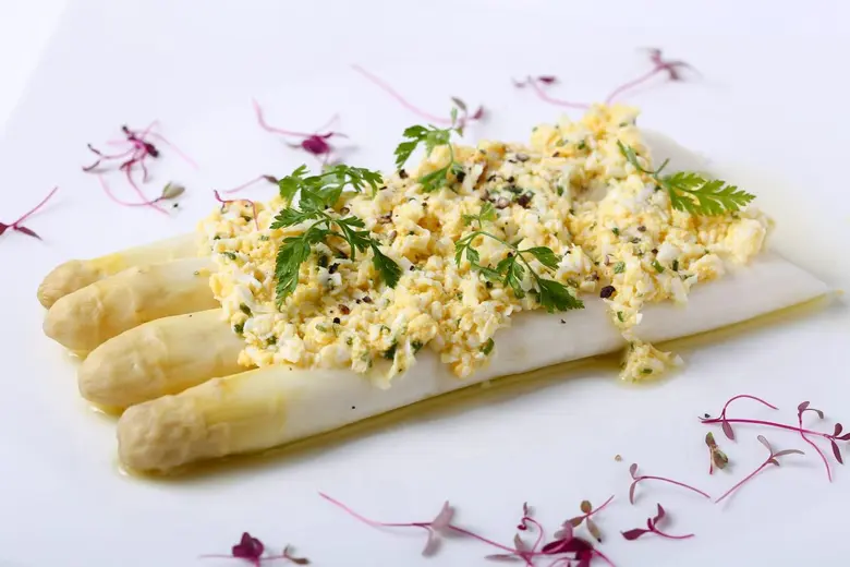 หน่อไม้ฝรั่งขาว พืชที่อุดมคุณประโยชน์ไปด้...