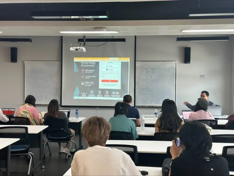 แวนเทจ เปิดสอนหลักสูตรการเทรดสกุลเงิน ณ มหาวิทยาลัยนานาชาติแสตมฟอร์ด