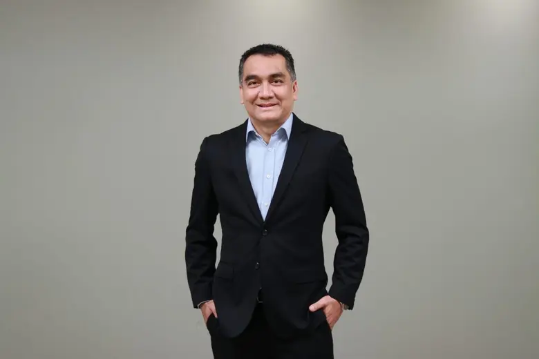 นายพรชลิต พลอยกระจ่าง รองกรรมการผู้จัดการ...