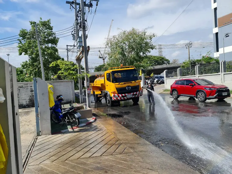 นายพรเลิศ เพ็ญพาส ผู้อำนวยการเขตจตุจักร ก...