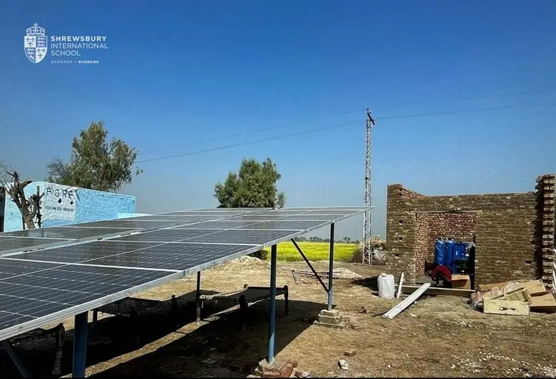 นักเรียนโรงเรียนนานาชาติโชรส์เบอรี ริเวอร์ไซด์ ระดมทุนทำโครงการและสร้างน้ำระบบ Reverse Osmosis ในพื้นที่ของประเทศปากีสถานซึ่งได้รับความเสียหายจากอุทกภัยครั้งใหญ่