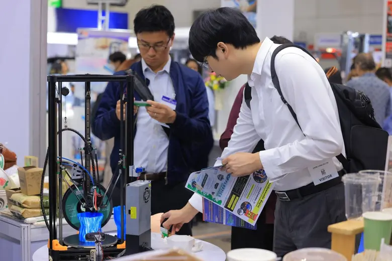 ประสบความสำเร็จยิ่งใหญ่ "พลาสติกแอนด์รับเบอร์ ไทยแลนด์ 2023" อินฟอร์มาฯ โชว์ศักยภาพแกร่ง ผนึกภาครัฐและเอกชน ก้าวข้ามกับดักภาษีคาร์บอน - ขับเคลื่อนอุตสาหกรรมสู่ความยั่งยืน