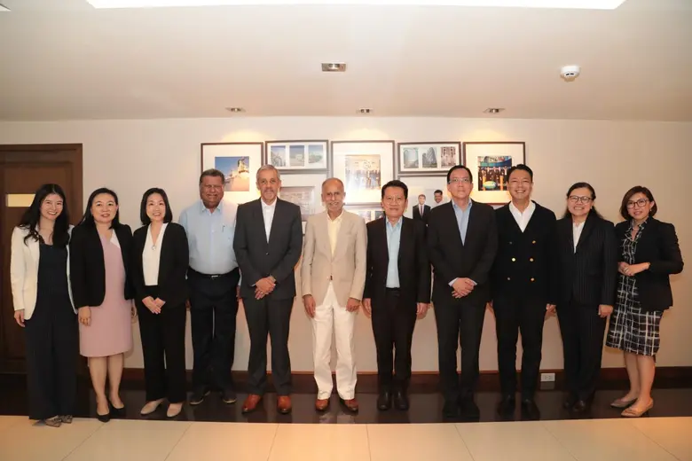 นายสุวัฒน์ กมลพนัส ประธานกรรมการบริหาร ธน...