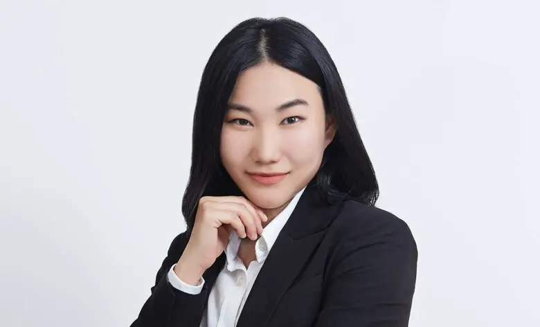 นางสาวภาพร มหัทธโนบล ผู้ช่วยกรรมการผู้จัด...