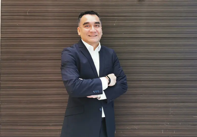 นายพรชลิต พลอยกระจ่าง รองกรรมการผู้จัดการ...