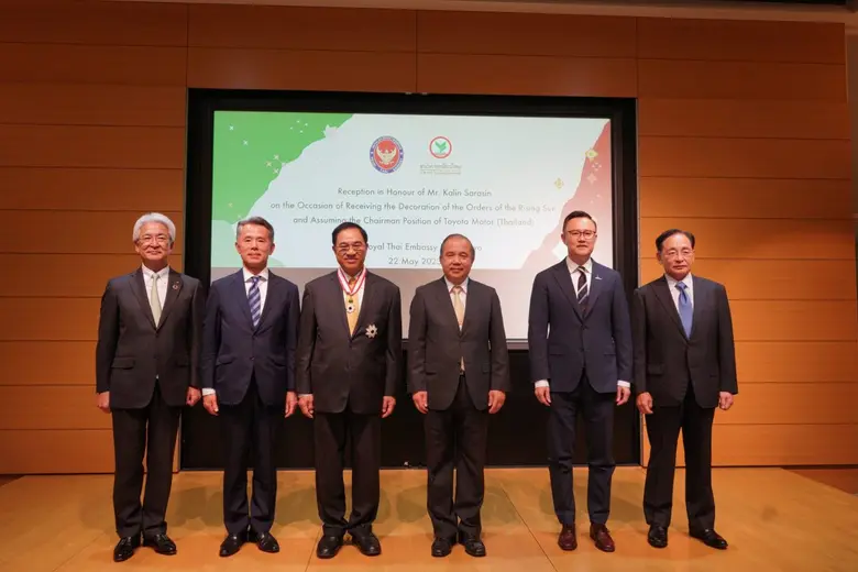 นายพิพิธ เอนกนิธิ (ที่ 2 จากขวา) กรรมการผ...