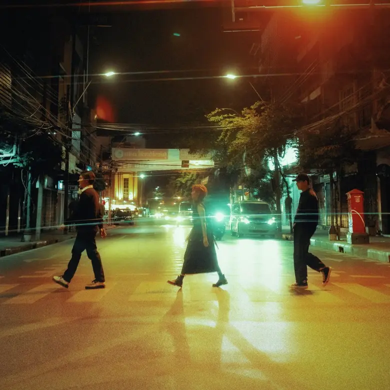 TELEx TELEXs กลับมาประเดิมความเศร้าด้วย คำถามที่อัดแน่นอยู่ในใจว่าแบบนี้มัน"ใช่หรอวะ"