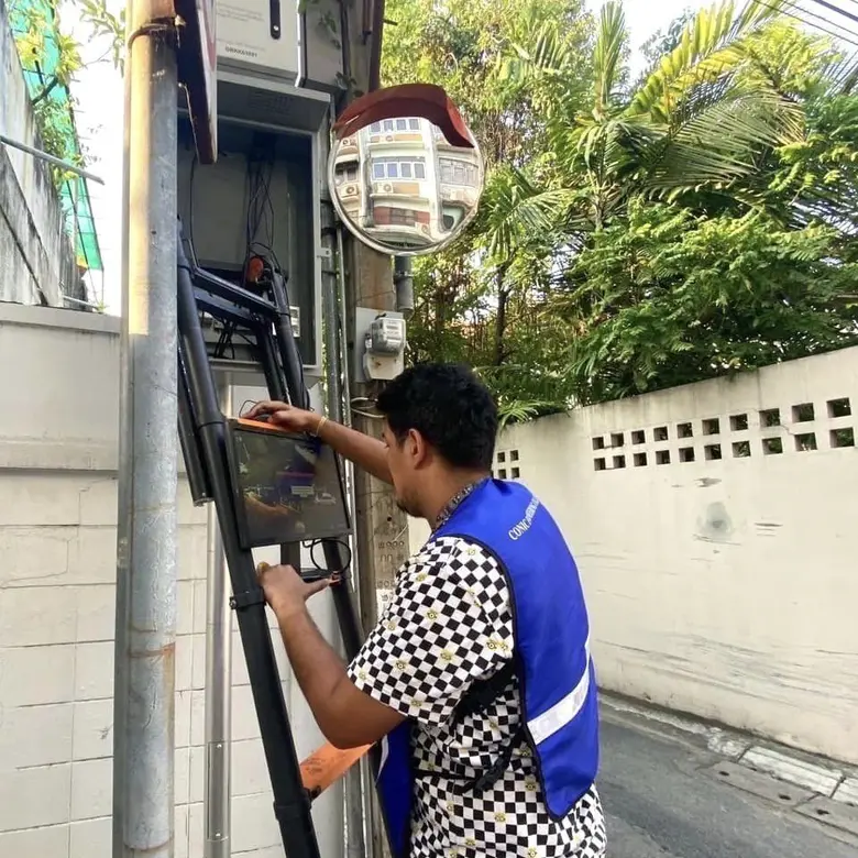 กทม.เร่งเปลี่ยนอุปกรณ์ในตู้เก็บอุปกรณ์กล้อง CCTV ปากซอยเจริญนคร 14