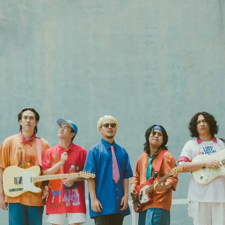 "SPICYDISC" แท็คมือ "Tinder" จัดงาน "ตลาดโสด" ต้อนรับเดือน Pride Month ขนทัพศิลปินมาสร้างความสุขเพียบ!