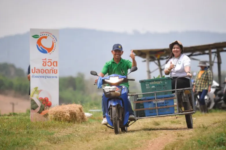 "รองฯกาญจนา" เยี่ยมชมกลุ่มวิสาหกิจชุมชนผักอินทรีย์ฯ