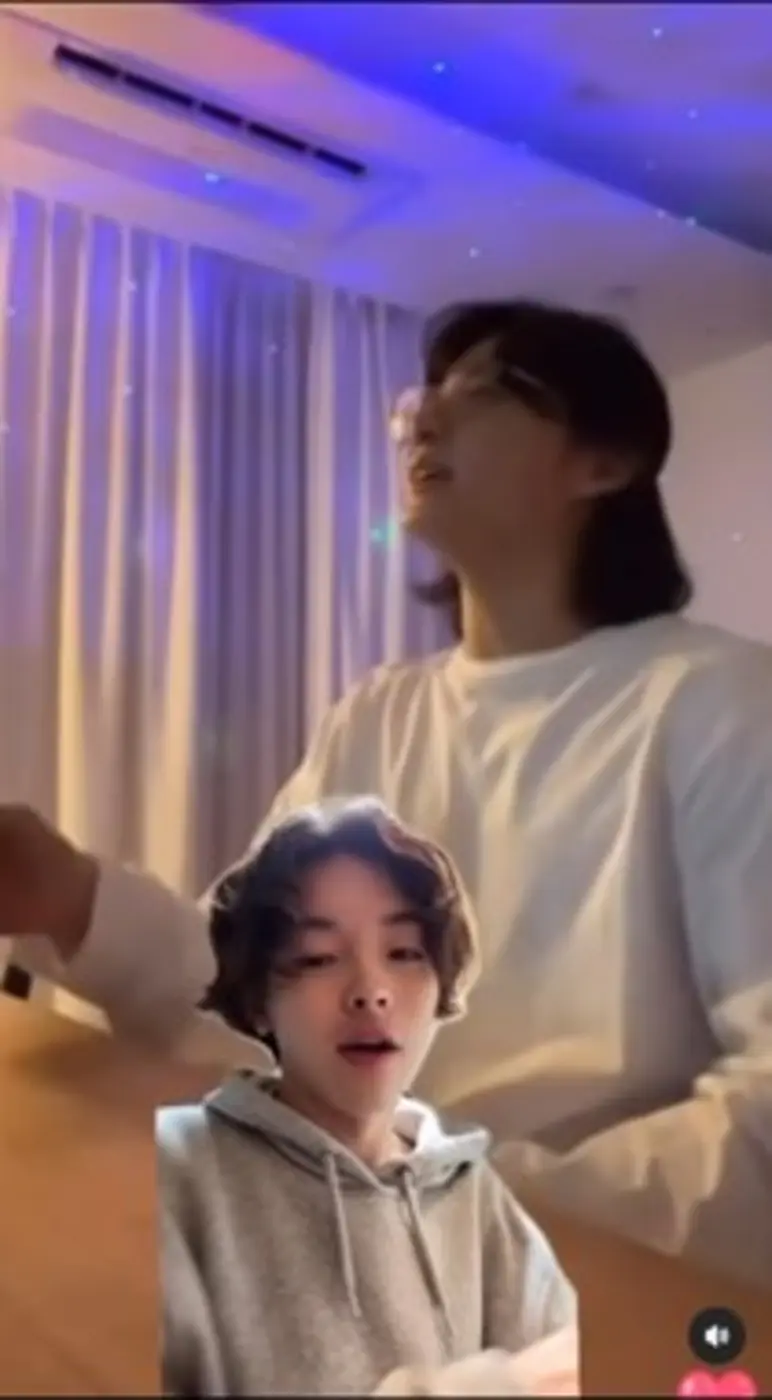 ถ้าถามว่าเพลงอะไรกำลังเป็นกระแสไวรัลมากที...