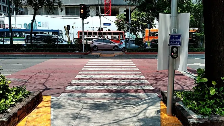 นายไทภัทร ธนสมบัติกุล ผู้อำนวยการสำนักการ...