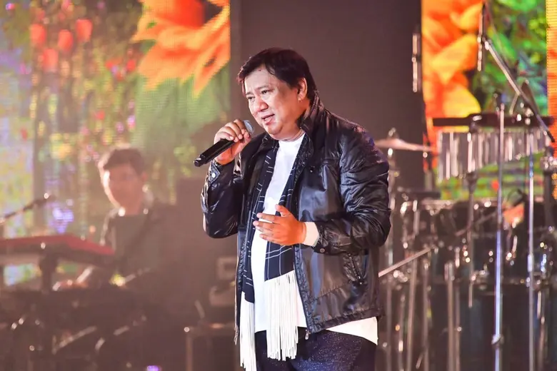 FINALLY ในที่สุด...เหล่าบรรดาแฟนคลับสาวก ...