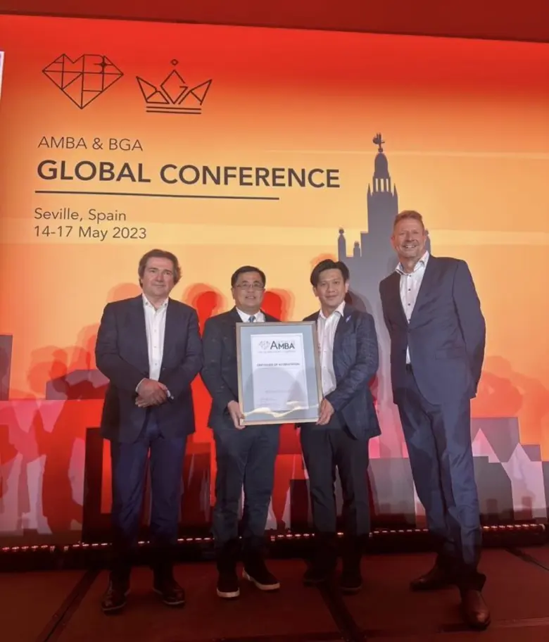 คณะพาณิชยศาสตร์และการบัญชี จุฬาฯ ได้รับการรับรองคุณภาพการศึกษาด้านบริหารธุรกิจ จาก 3 สถาบันระดับโลกและจัดอันดับเป็นอันดับ 1 ของไทย