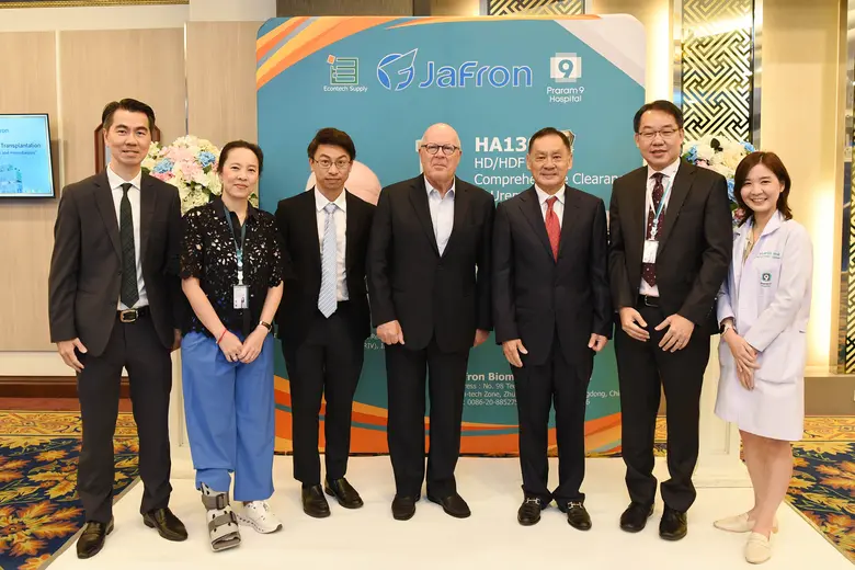 นายแพทย์เสถียร ภู่ประเสริฐ กรรมการผู้อำนว...