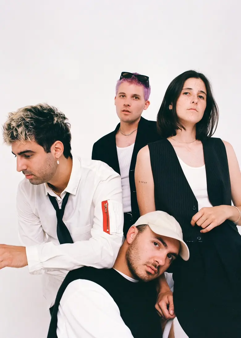 หลังจากที่ "Valley" วงดนตรีแนวอัลเทอร์เนท...