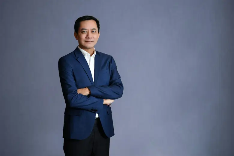 นายกฤษณ์ จิตต์แจ้ง กรรมการผู้จัดการ ธนาคา...