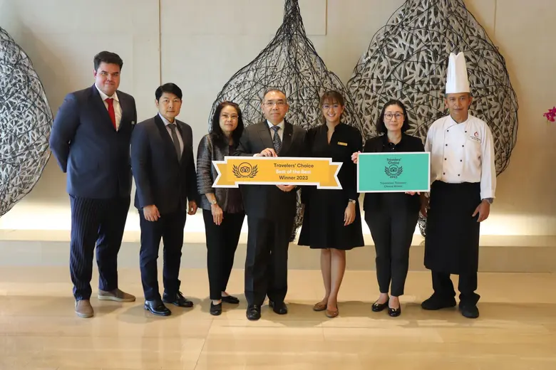 โรงแรมเซ็นทาราแกรนด์ แอท เซ็นทรัลพลาซา ลา...