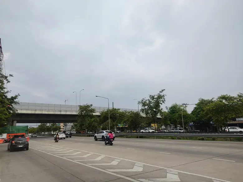 นางชดาวรรณ ป่าไม้ ผู้อำนวยการเขตตลิ่งชัน ...