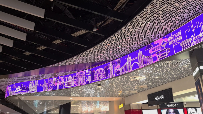 ที่สุดแห่งของขวัญระดับพรีเมียม: ช็อกโกแลตแคดเบอรี แดรี มิลค์ รุ่นลิมิเต็ดอิดิชั่น สลักลายบนแท่งด้วยเลเซอร์ ขายหมดเกลี้ยงใน 2 สัปดาห์