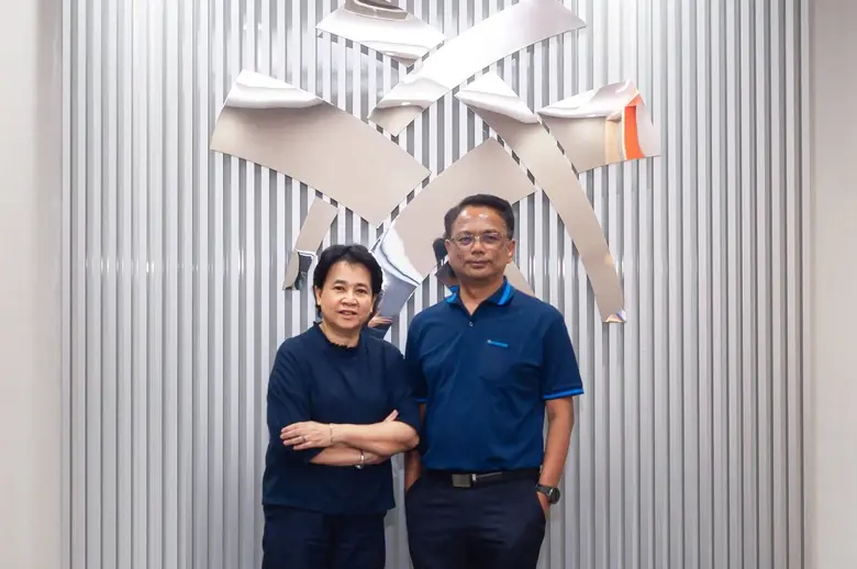 คุณจรรยา ชูพุทธิพงศ์ (ซ้าย) รองกรรมการผู้...