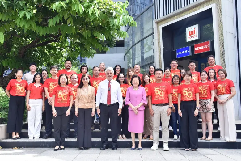 นางสาวปวีณา เหล่าวิวัฒน์วงศ์ ประธานคณะกรร...