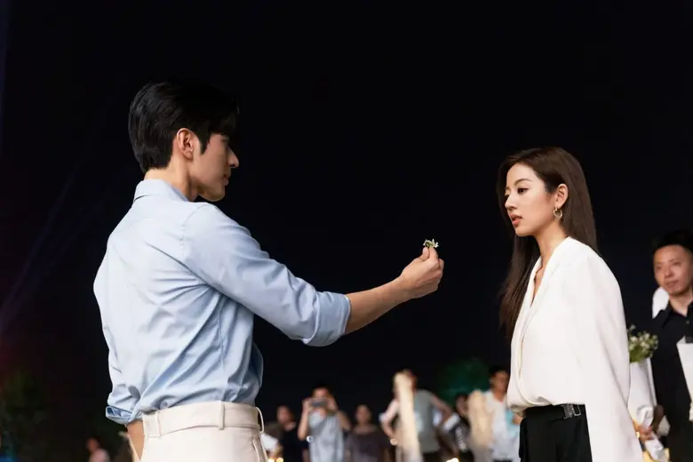 หลัวเจิ้ง ประธานจอมเย็นชาขอคัมแบค! กับซีรีส์ที่ร้อนแรงที่สุดในชีวิต จังหวะหัวใจกลายเป็นของเธอ (Skip a Beat)