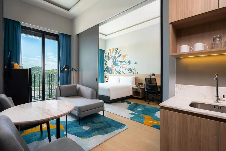 Holiday Inn &amp; Suites Siracha Laemchabang Launches 'Vouchers Buffet: Buy Now, Stay Later' Promotion with Additional Benefits