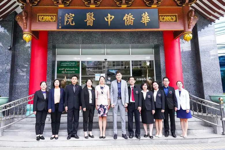 คุณอรัญ เอี่ยมสุรีย์ ผู้อำนวยการ คลินิกกา...