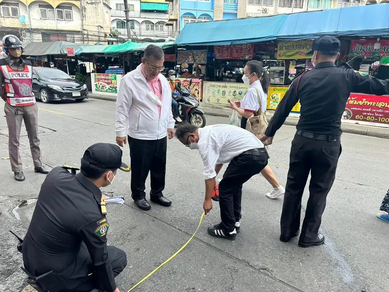 นายพรเลิศ เพ็ญพาส ผู้อำนวยการเขตจตุจักร ก...