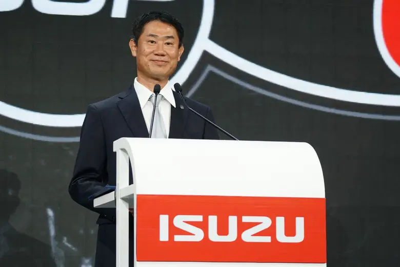 กลุ่มตรีเพชรโดย มร. ทาคาชิ ฮาตะ กรรมการผู...