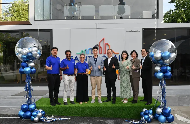 นายสัญชัย เนื่องสิทธิ์ (ที่ 4 จากซ้าย) ปร...