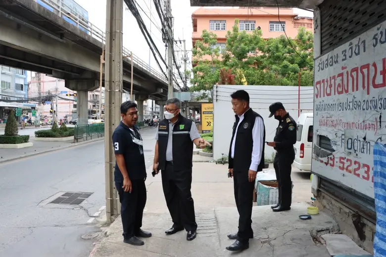กทม.เร่งตรวจสอบเขตทางสาธารณะแก้ปัญหาทางเท้าแยกลำลาลีแคบและชำรุด