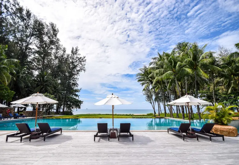 เพียงใช้เวลาประมาณหนึ่งชั่วโมงเดินทางด้วย...