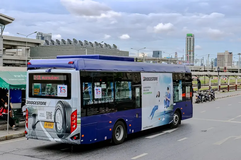 บริดจสโตนส่งมอบยางสำหรับรถโดยสารพลังงานไฟฟ้าแก่ไทย สมายล์ บัส ร่วมสนับสนุนสังคมไทยสู่สังคมแห่งยานยนต์พลังงานไฟฟ้าอย่างยั่งยืน