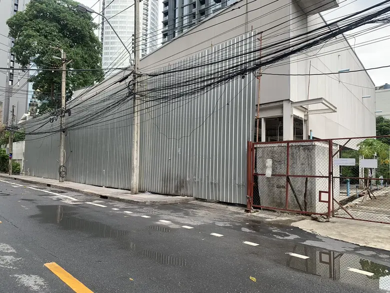 นายธวัชชัย นภาศักดิ์ศรี ผู้อำนวยการสำนักก...