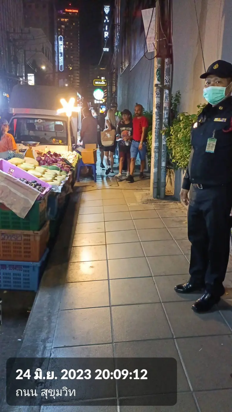 นางสาวสุชิรา ศิลานนท์ ผู้อำนวยการเขตวัฒนา...