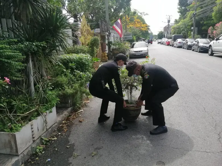 นายนพ ชูสอน ผู้อำนวยการเขตคันนายาว กทม.กล...