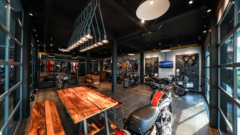 Royal Enfield ประเทศไทยเติบโตต่อเนื่อง เปิดสาขาเมืองมังกร สุพรรณบุรี "Royal Enfield Suphanburi"