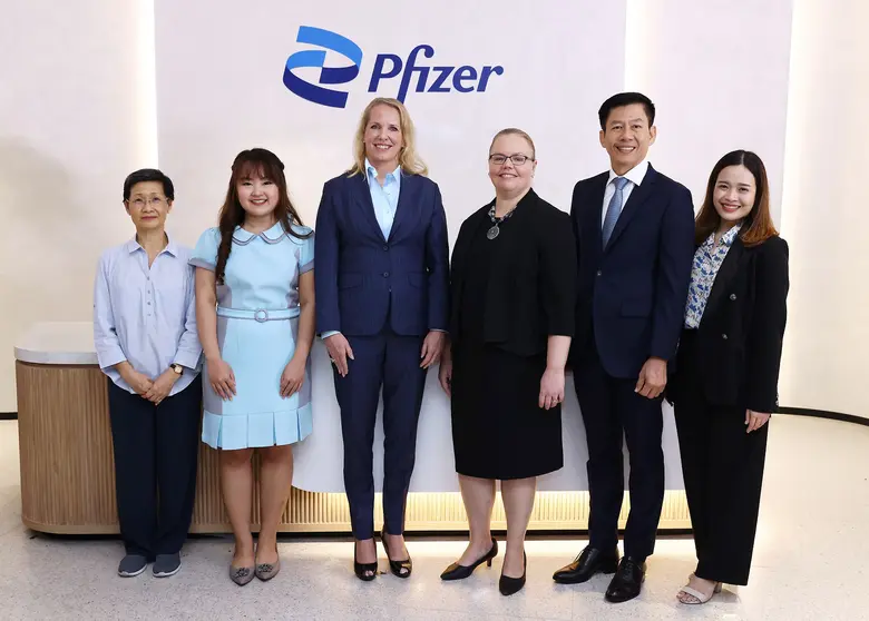 นางเกว็นโดลิน คาร์ดโน อุปทูตรักษาการแทนเอ...